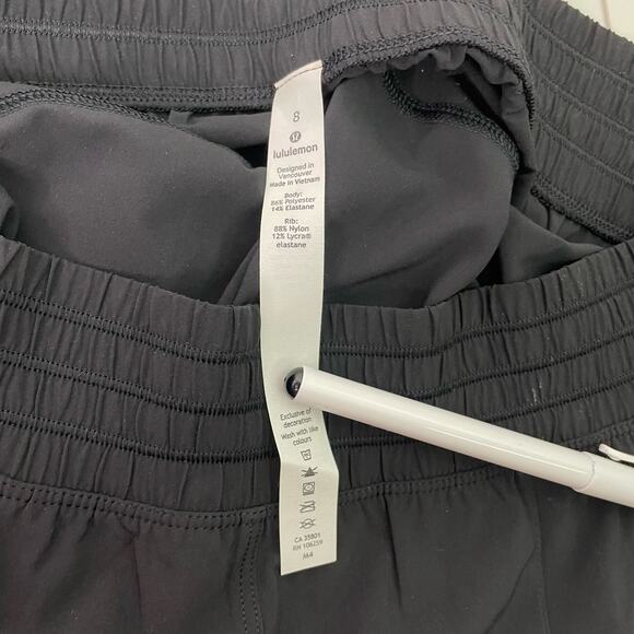 lululemon Black Wanderer Medium Rise Relaxed Fit Pants — Women's Size 8 NWT NEW - Picture 11 of 13